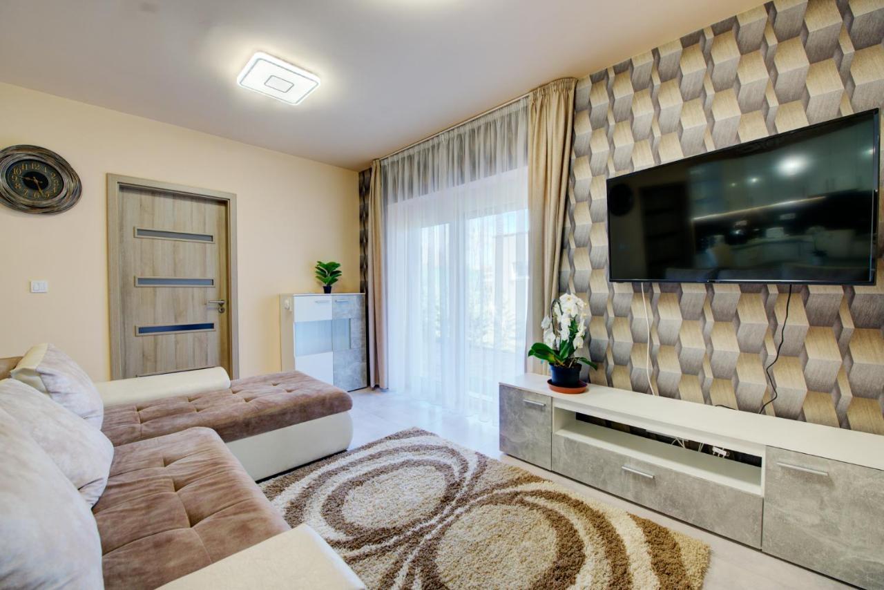 Hajnal Apartman Apartamento Szeged Exterior foto