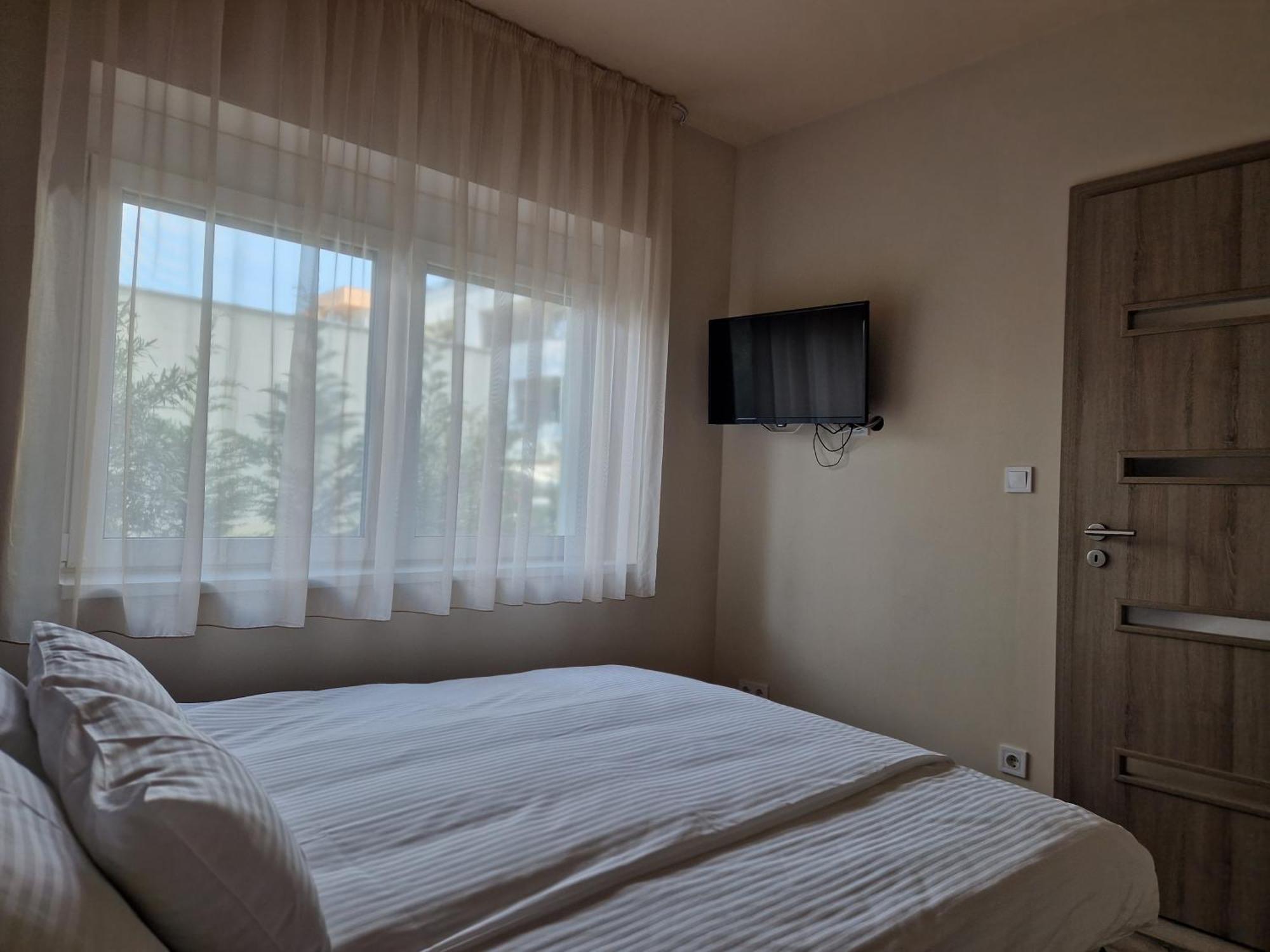 Hajnal Apartman Apartamento Szeged Quarto foto